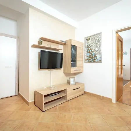 Apartment Maller