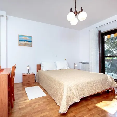 Apartment Maller *