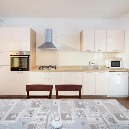 Maller Apartment