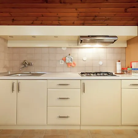 Maller アパート ロヴィニ