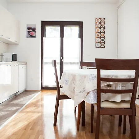 Maller Apartment